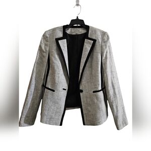 Kasper Women's Collarless Metallic Blazer. Size 6. New W/out Tag.
